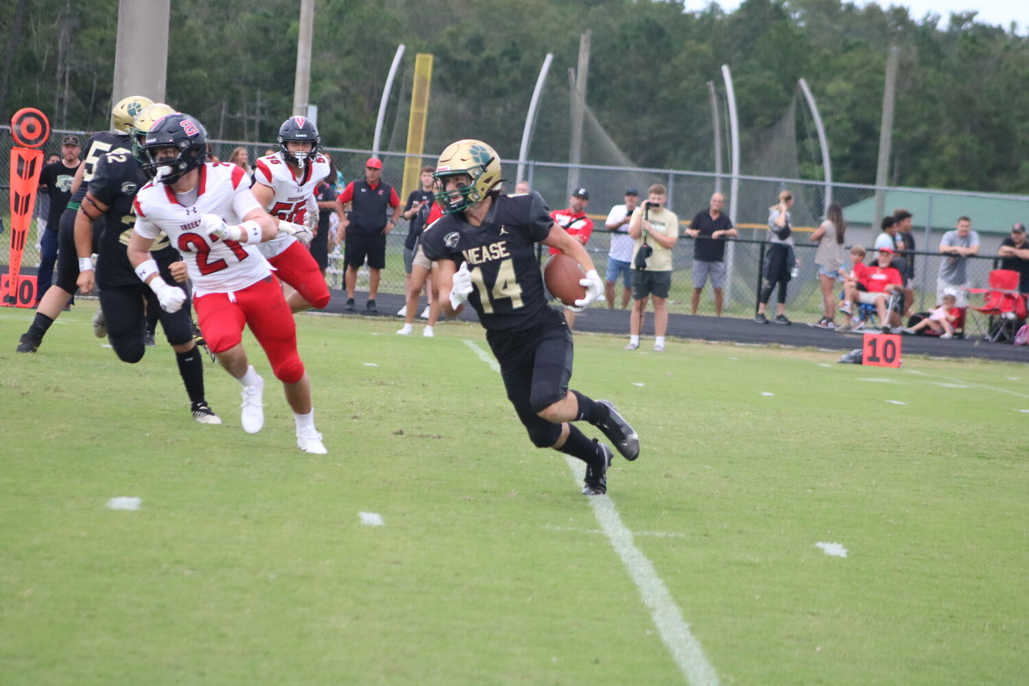 Junior Maddux Spencer exploded with 14 receptions for 289 yards through the air in week two against Creekside. He looks to continue that moving forward.